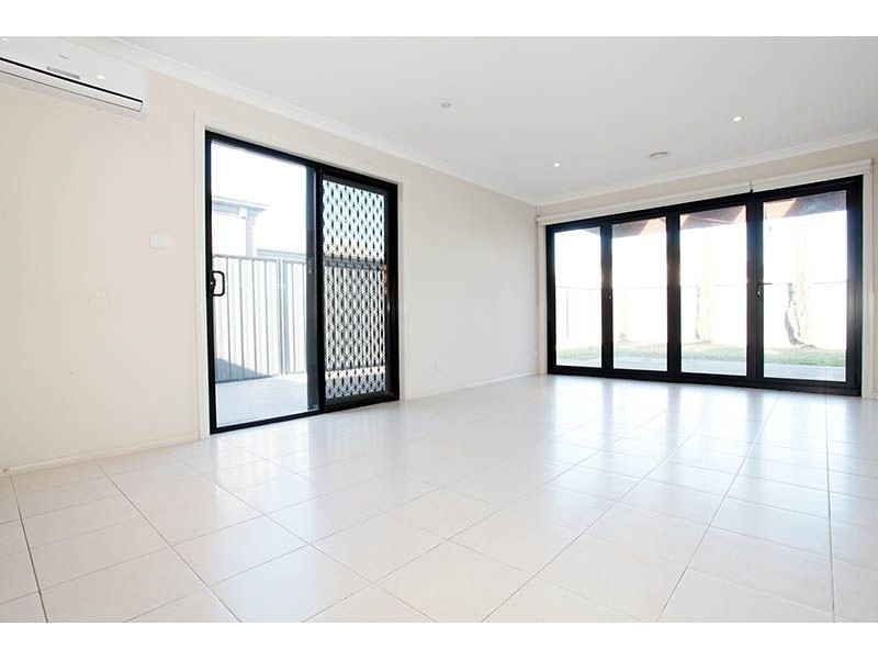 37 Manderston Avenue, Derrimut VIC 3030