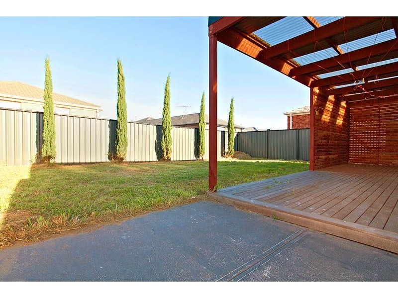 37 Manderston Avenue, Derrimut VIC 3030