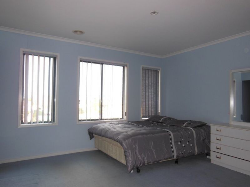 12 Cuthbert Avenue, Burnside VIC 3023