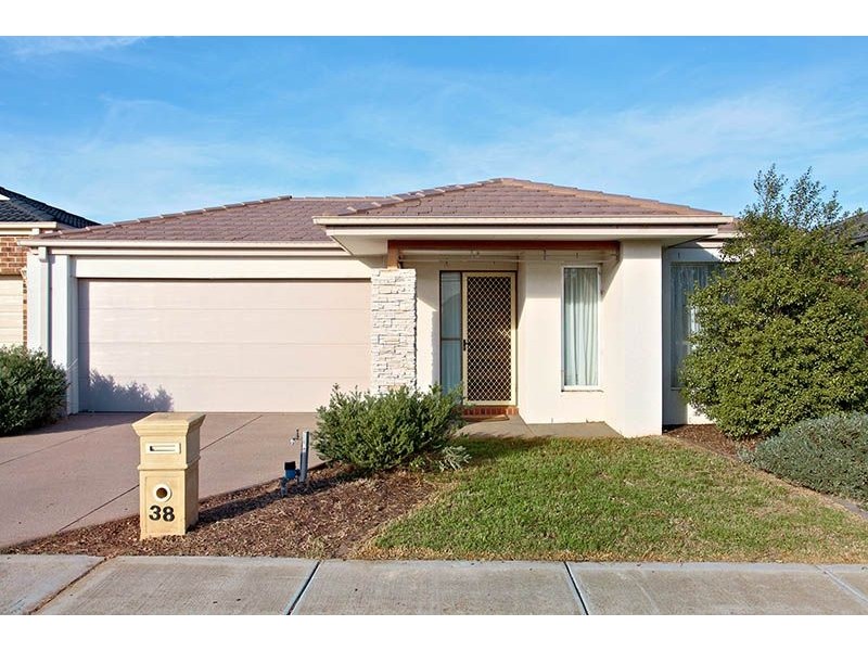38 Jonah Parade, Deer Park VIC 3023