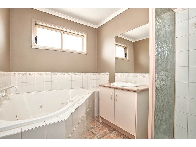 120 Robinsons Road, Deer Park VIC 3023