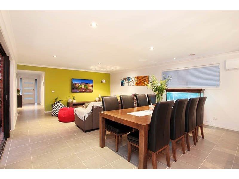 19 Bowmont Drive, Derrimut VIC 3030