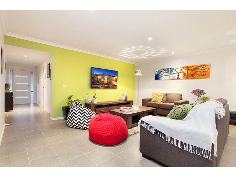 19 Bowmont Drive, Derrimut VIC 3030