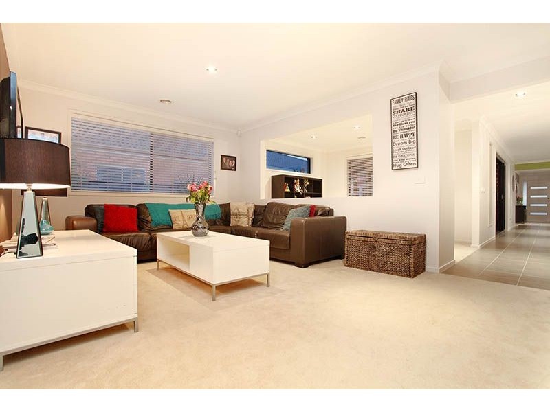 19 Bowmont Drive, Derrimut VIC 3030