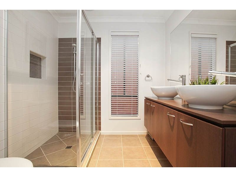 19 Bowmont Drive, Derrimut VIC 3030