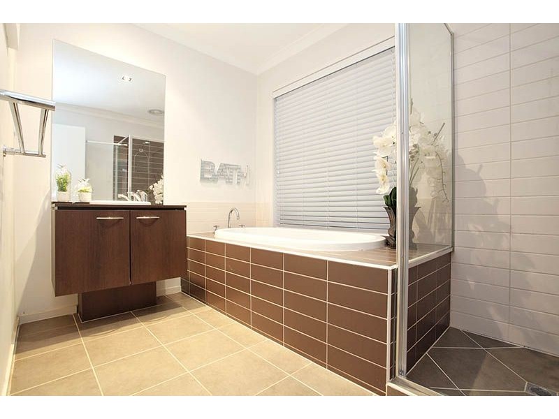 19 Bowmont Drive, Derrimut VIC 3030