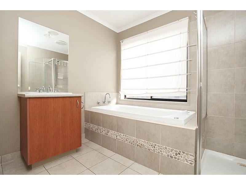 4 Lincoln Drive, Derrimut VIC 3030