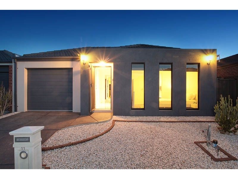 11 Hatfield Place, Deer Park VIC 3023