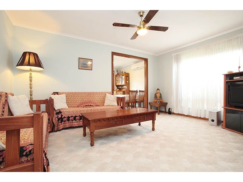 2/31 Carroll Street, Deer Park VIC 3023