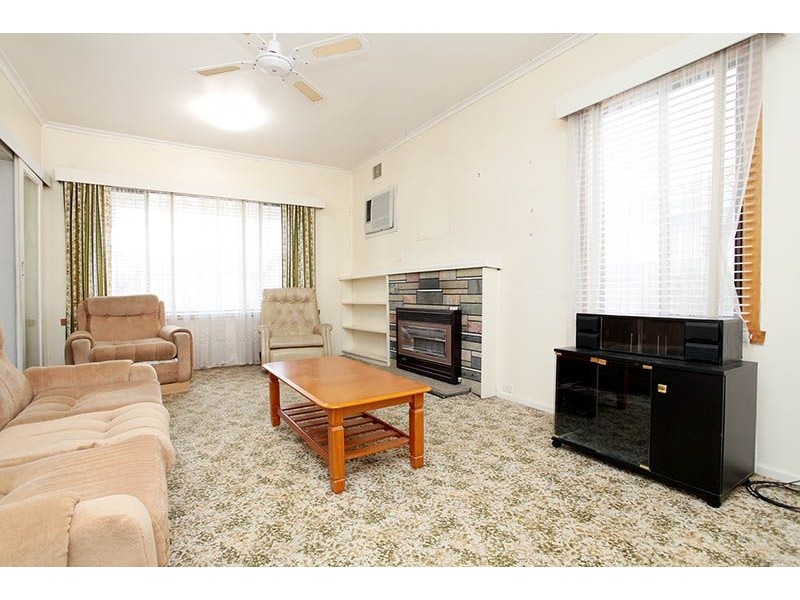 37 Dumfries Street, Deer Park VIC 3023