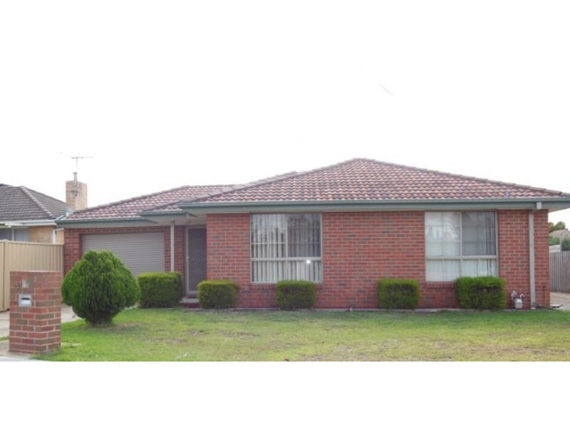 1/2 Runcorn Crescent, Deer Park VIC 3023