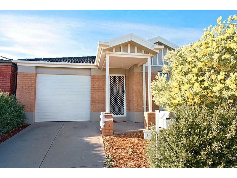 8 Edmondshaw Drive, Deer Park VIC 3023