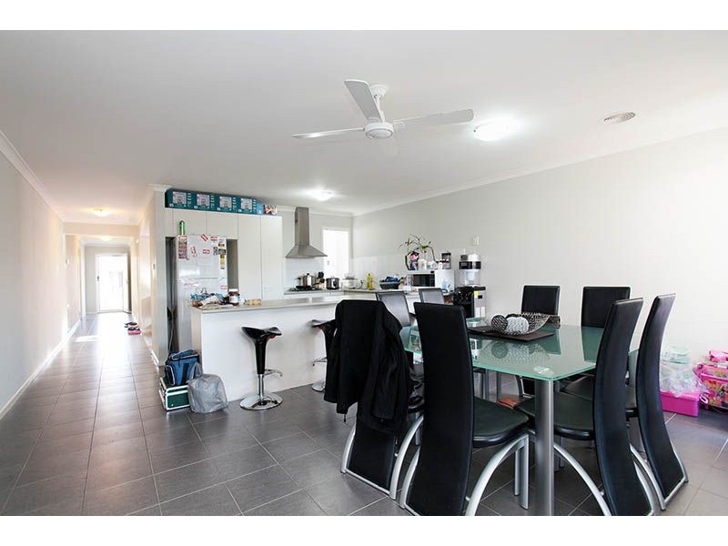8 Edmondshaw Drive, Deer Park VIC 3023