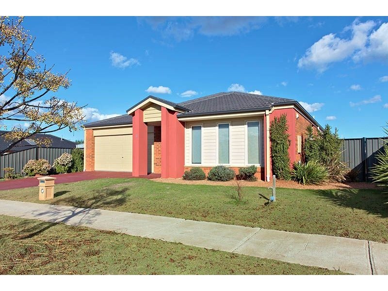 11 Manderston Avenue, Derrimut VIC 3030