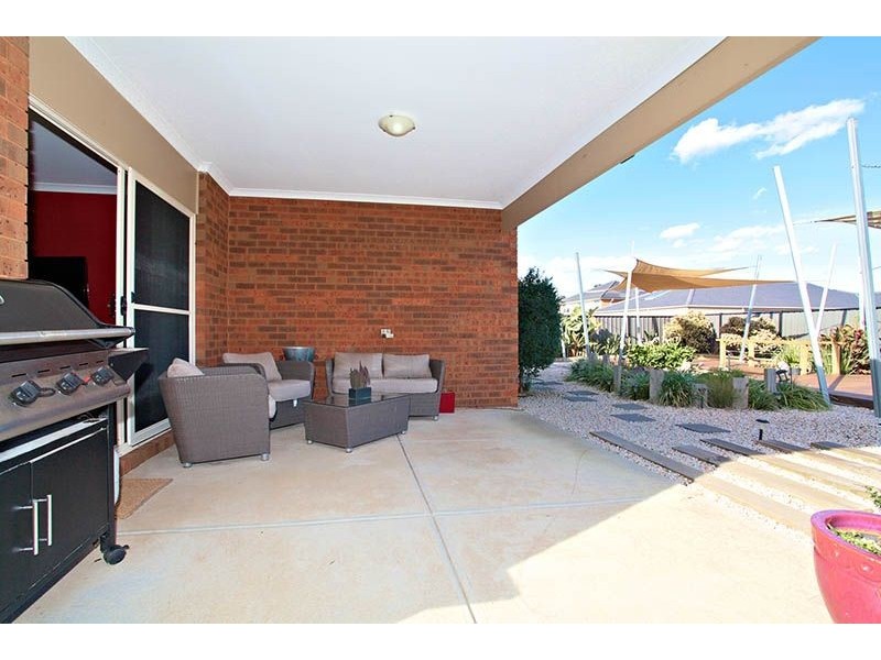 11 Manderston Avenue, Derrimut VIC 3030
