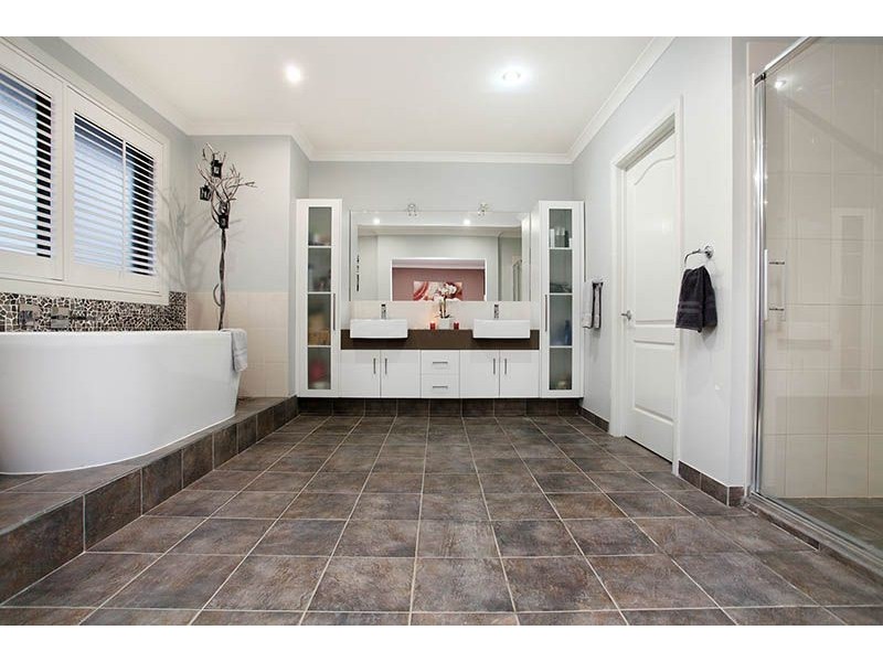 15 Muirfield Street, Deer Park VIC 3023