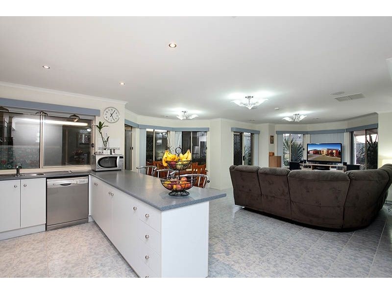 9 Tantallon Crescent, Derrimut VIC 3030