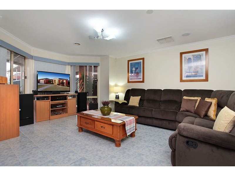 9 Tantallon Crescent, Derrimut VIC 3030