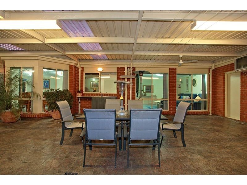 9 Tantallon Crescent, Derrimut VIC 3030