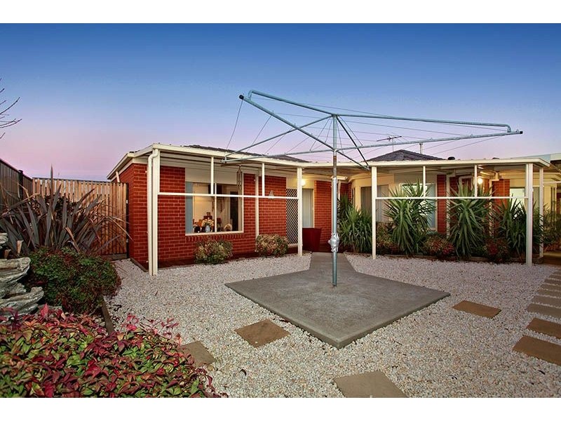 9 Tantallon Crescent, Derrimut VIC 3030