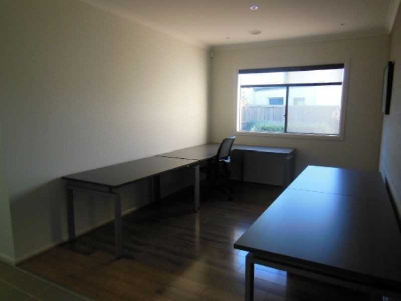 8 Delaney Boulevard, Williams Landing VIC 3027