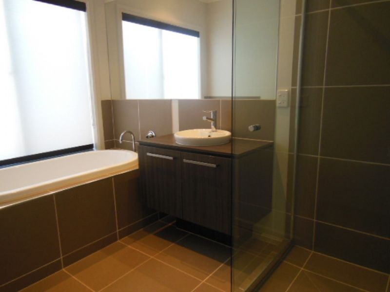 8 Delaney Boulevard, Williams Landing VIC 3027