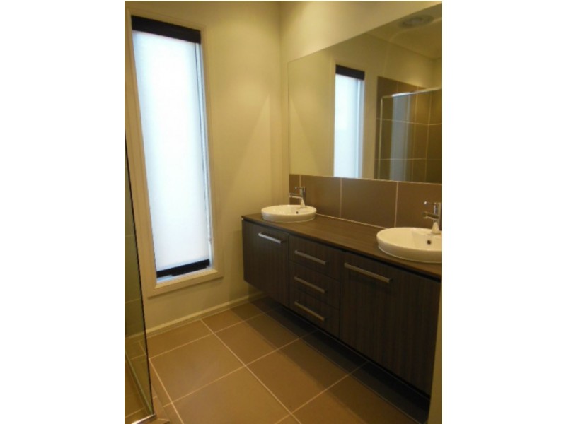 8 Delaney Boulevard, Williams Landing VIC 3027