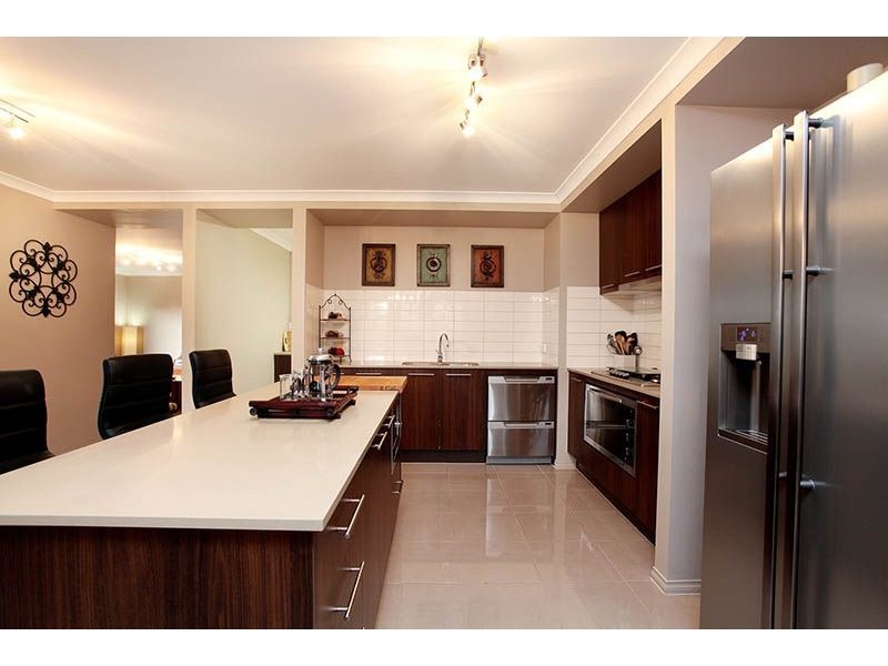 16 Heathcliff Avenue, Deer Park VIC 3023