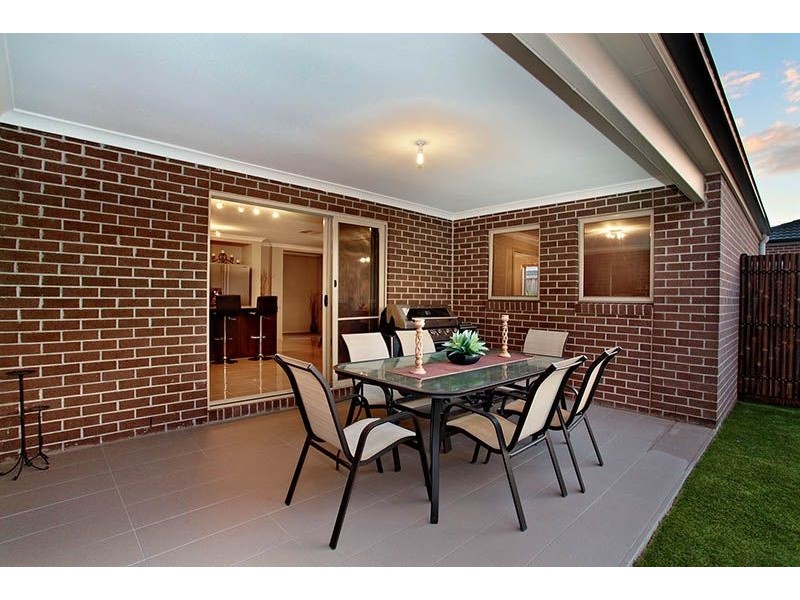 16 Heathcliff Avenue, Deer Park VIC 3023