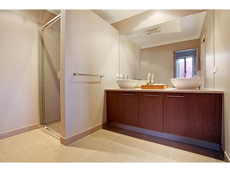 16 Heathcliff Avenue, Deer Park VIC 3023