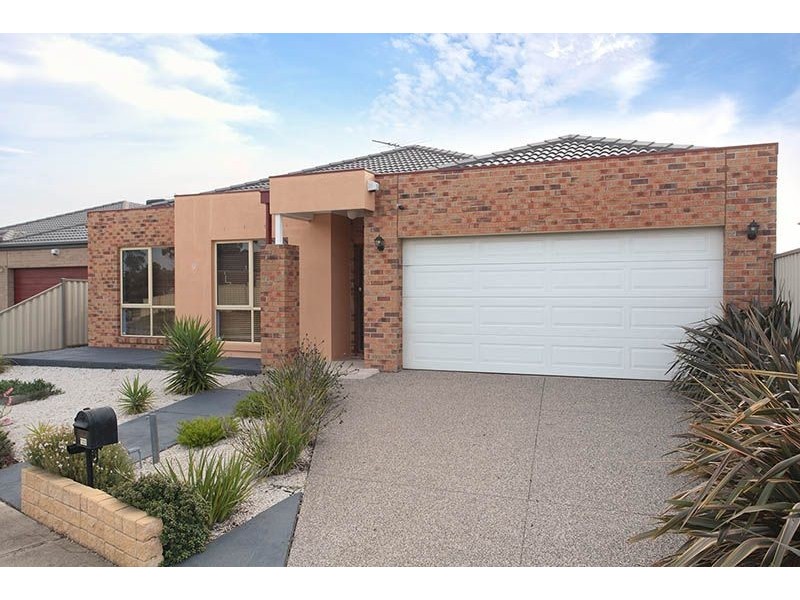 9 Billy Buttons Avenue, Cairnlea VIC 3023