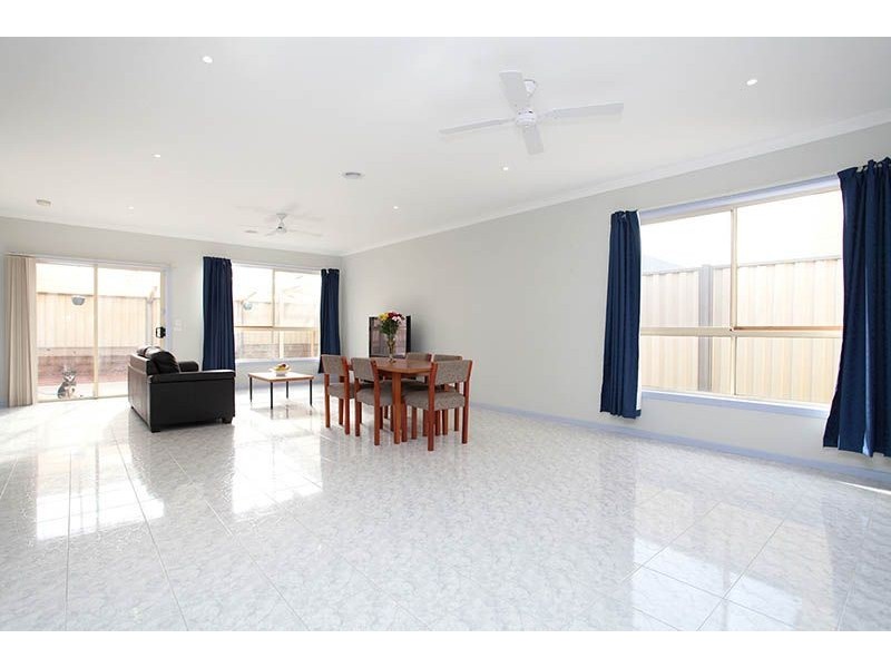 9 Billy Buttons Avenue, Cairnlea VIC 3023