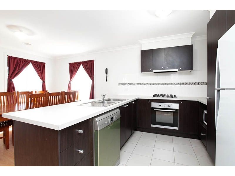17 Meakin Way, Deer Park VIC 3023