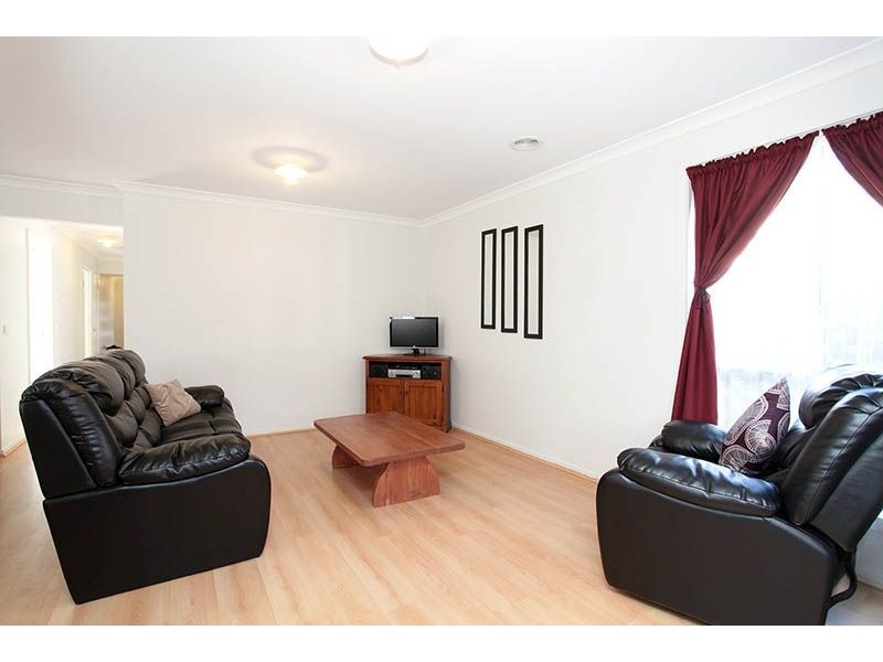 17 Meakin Way, Deer Park VIC 3023