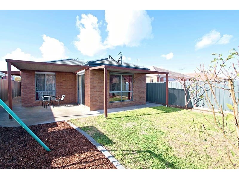 17 Meakin Way, Deer Park VIC 3023