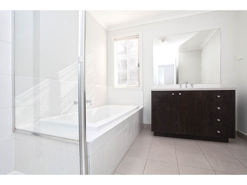 17 Meakin Way, Deer Park VIC 3023