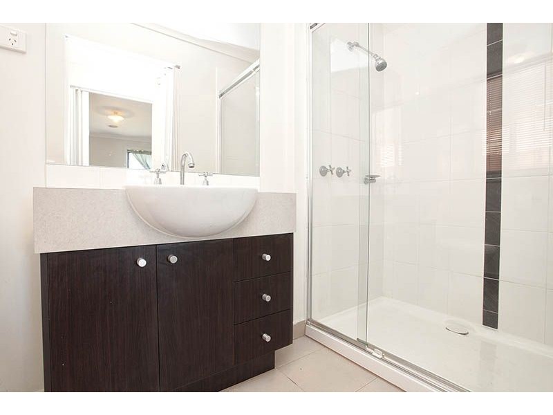 17 Meakin Way, Deer Park VIC 3023