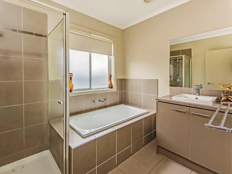 15 Dartmouth Chase, Derrimut VIC 3030