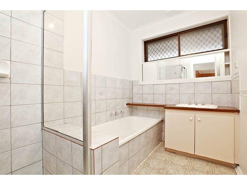 81 Oakwood Road, Albanvale VIC 3021