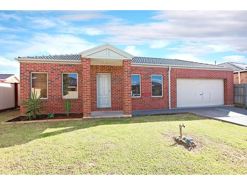 10 Gurnung Drive, Cairnlea VIC 3023