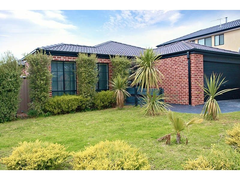 14 Greenstead Way, Cairnlea VIC 3023