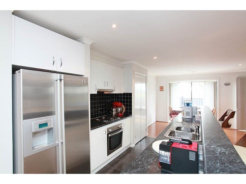 14 Greenstead Way, Cairnlea VIC 3023