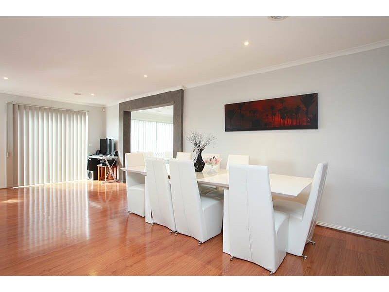 14 Greenstead Way, Cairnlea VIC 3023