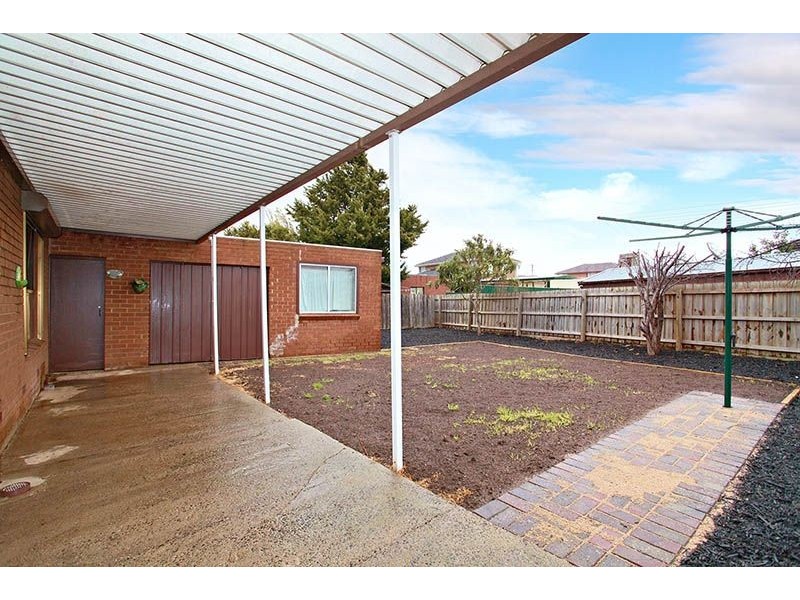 81 Oakwood Road, Albanvale VIC 3021