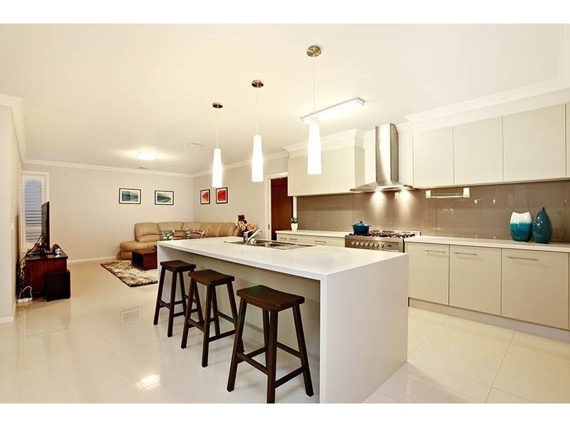 18 Bowmont Drive, Derrimut VIC 3030