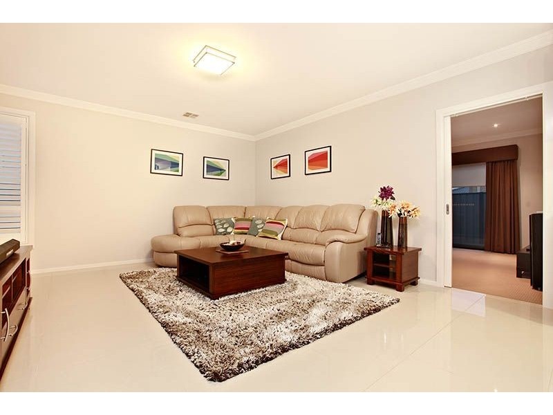 18 Bowmont Drive, Derrimut VIC 3030