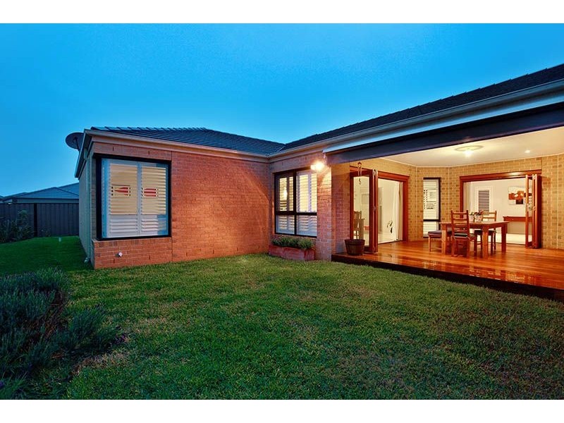 18 Bowmont Drive, Derrimut VIC 3030