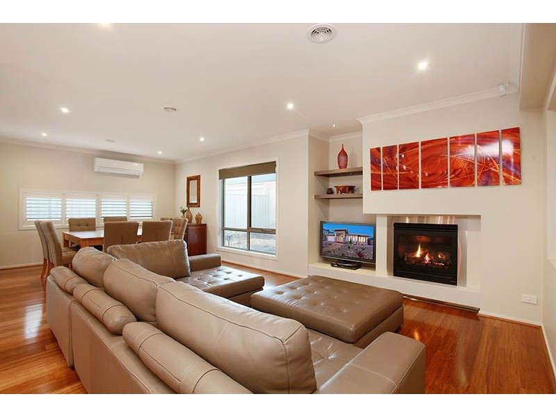 7 Turitable Way, Caroline Springs VIC 3023