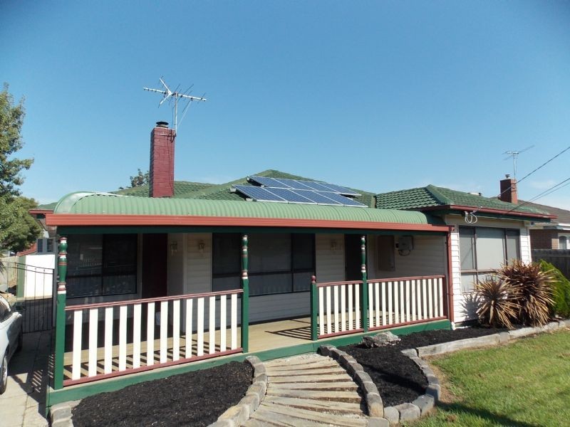 11 Throsby Crescent, Deer Park VIC 3023