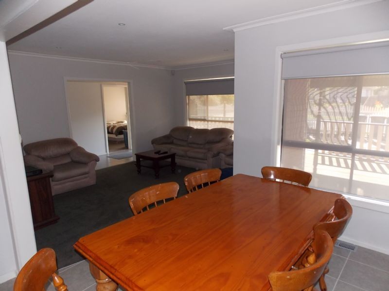 11 Throsby Crescent, Deer Park VIC 3023